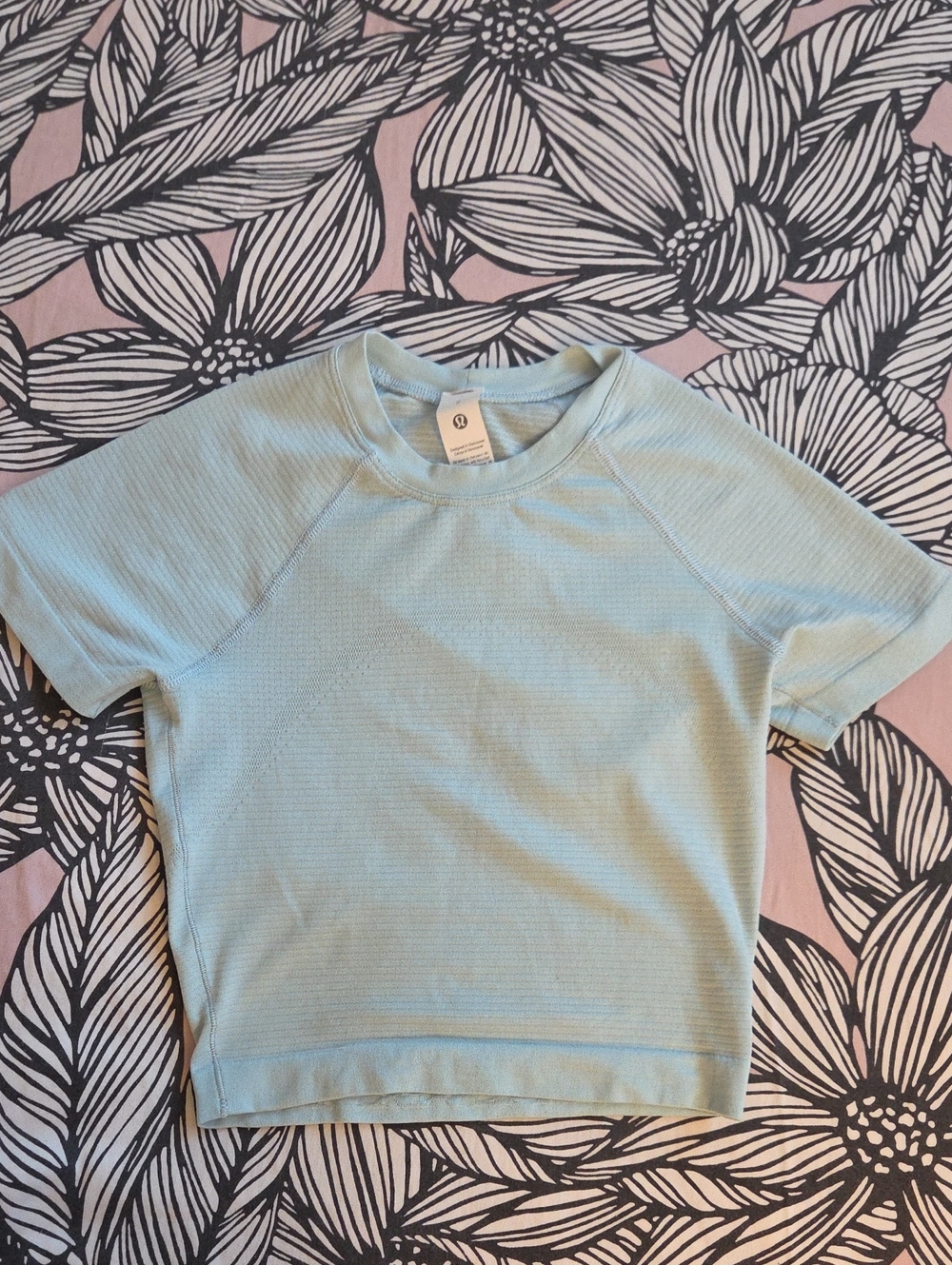 Lululemon Light Blue Swiftly tech- Crop